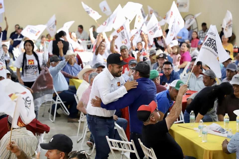 $!Se reúne Pedro Martínez con sectores agropecuario y pesquero de Elota