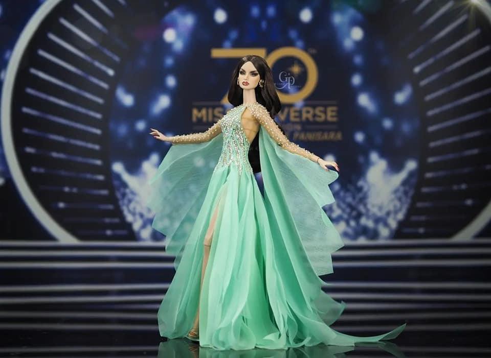 $!Nadia Ferreira, novia de Marc Anthony, se convierte en muñeca