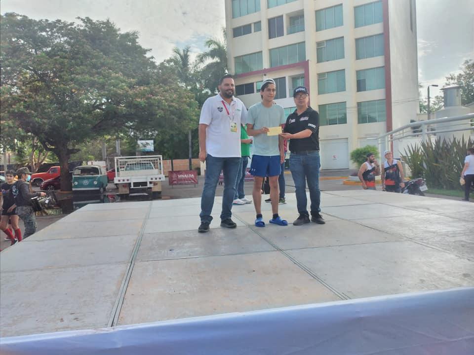 $!Juan de Dios Leyva y Norma Labrador conquistan Carrera de 5K en Culiacán