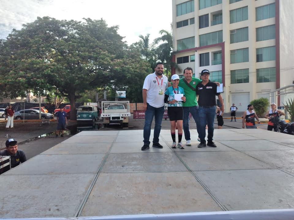 $!Juan de Dios Leyva y Norma Labrador conquistan Carrera de 5K en Culiacán