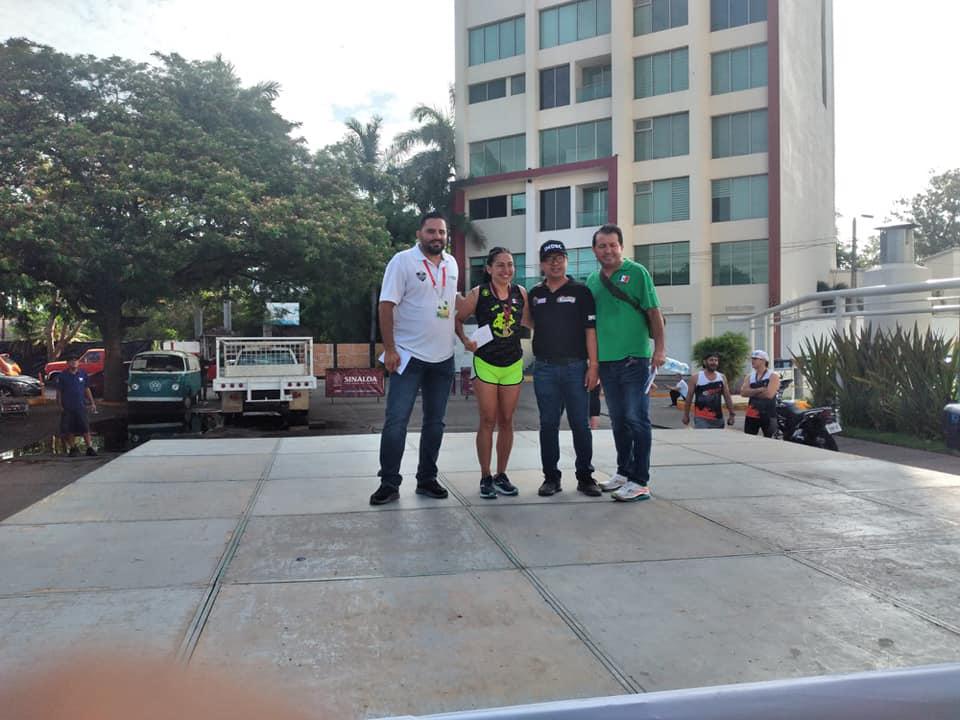 $!Juan de Dios Leyva y Norma Labrador conquistan Carrera de 5K en Culiacán