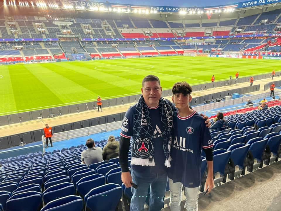 $!Mario y su hijo ‘Wicho’, de Mazatlán, cumplen su sueño de ver jugar a Messi y el clásico Madrid Vs Barcelona