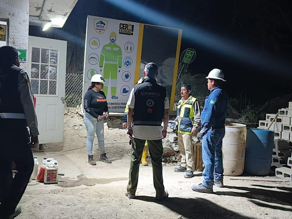 $!Mantienen extracción de material en mina de Rosario en busca de cuarto minero atrapado