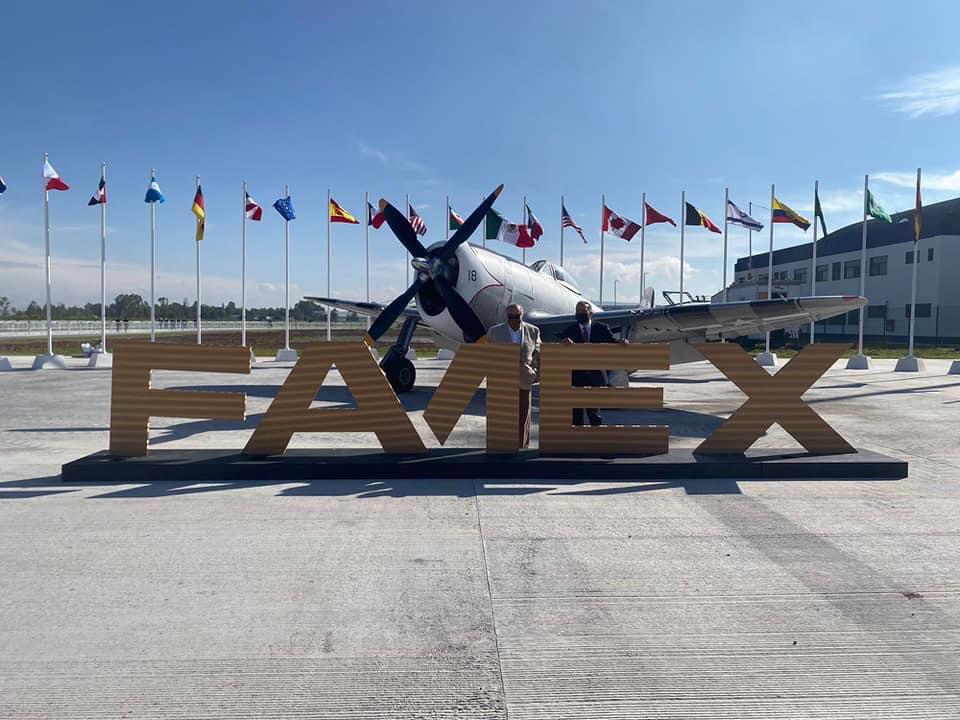 $!Visita AMLO stand de Mazatlán en la Feria Aeroespacial México 2021