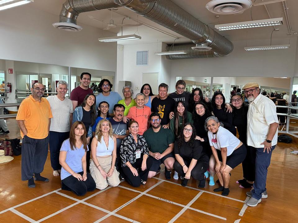 $!La primera actriz ofrece un taller especializado en el uso de la voz ante un público.