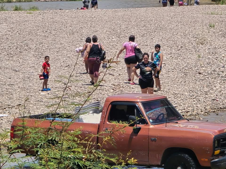 $!Por altas temperaturas, crece afluencia de bañistas en río Baluarte