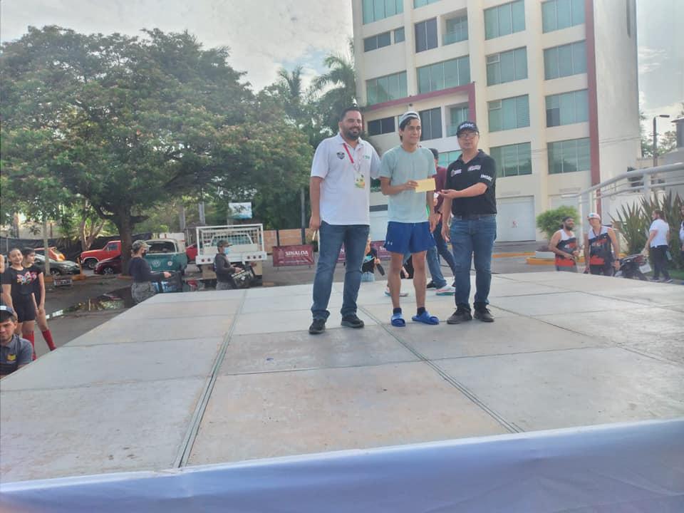 $!Juan de Dios Leyva y Norma Labrador conquistan Carrera de 5K en Culiacán