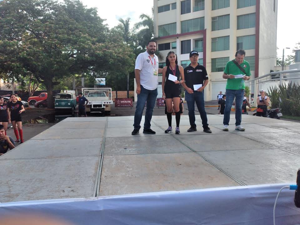 $!Juan de Dios Leyva y Norma Labrador conquistan Carrera de 5K en Culiacán