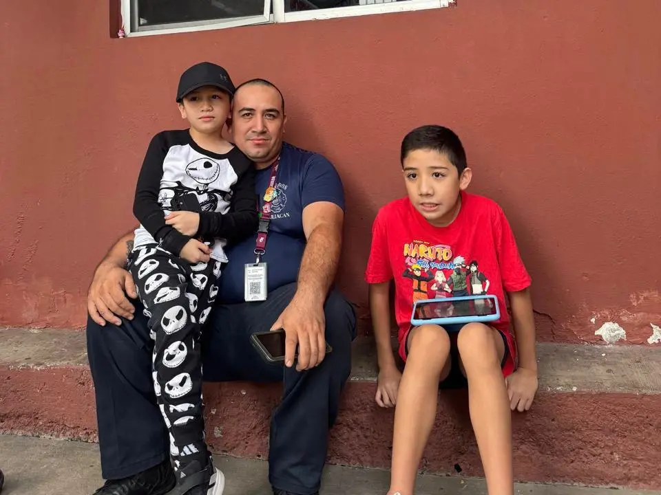$!Entre el fuego y el hogar: Jorge Beltrán, el bombero que apaga incendios pensando en su familia