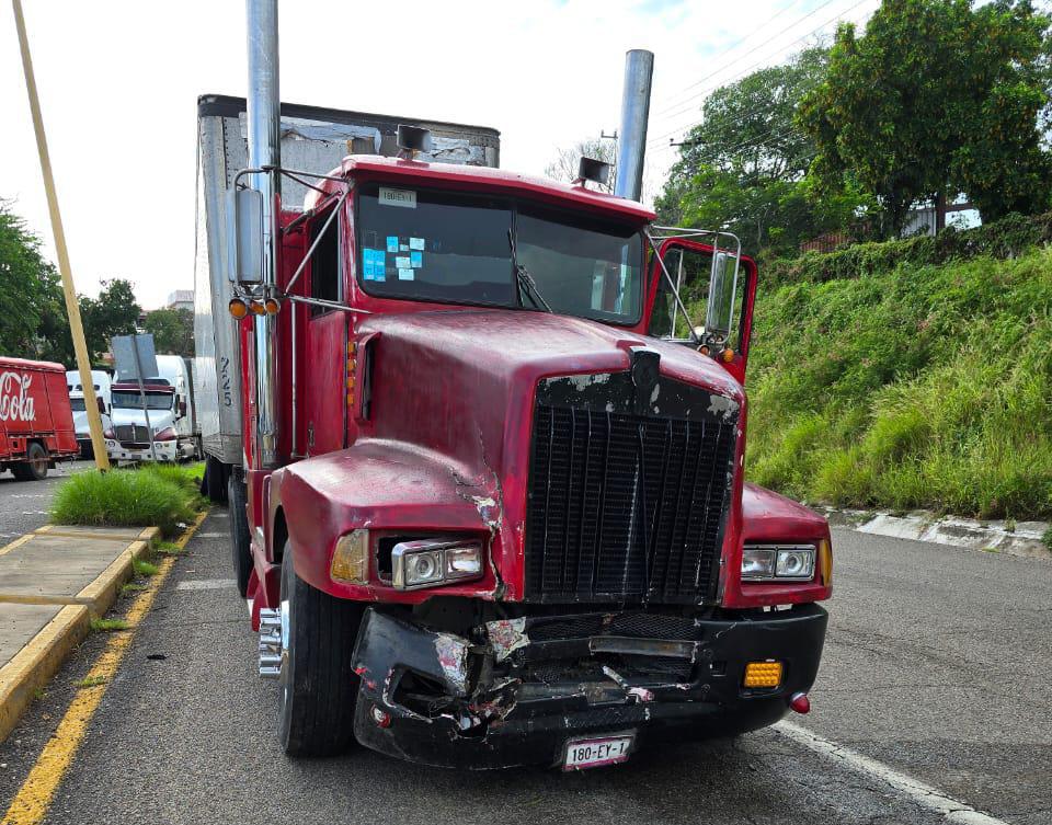 $!Se registra carambola entre 4 vehículos en la carretera México 15 en Rosario