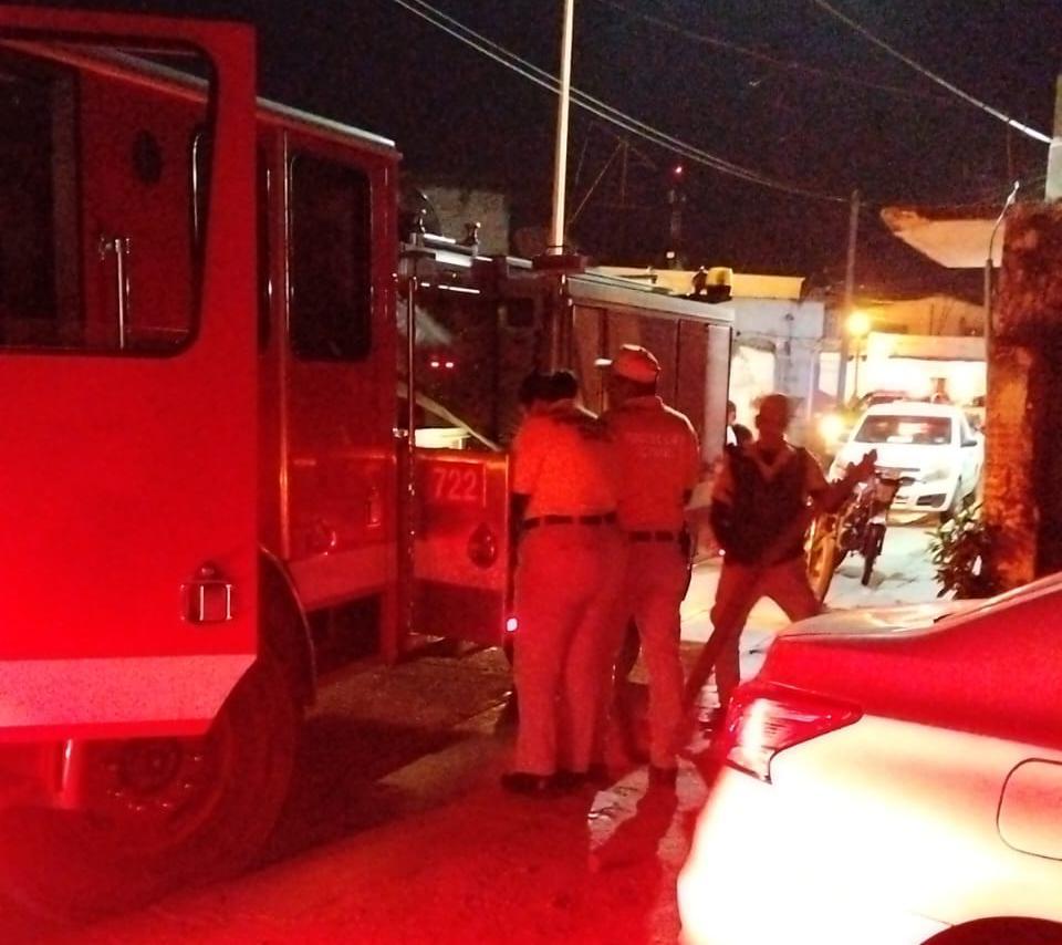 $!Reportan tercer incendio consecutivo en lote baldío del Centro de Rosario