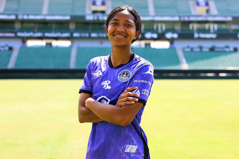 $!María Fernanda Canseco se viste de Cañonera