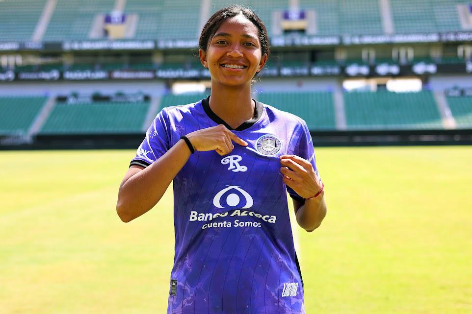 $!María Fernanda Canseco se viste de Cañonera