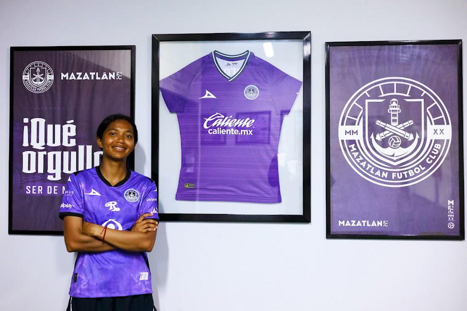 $!María Fernanda Canseco se viste de Cañonera