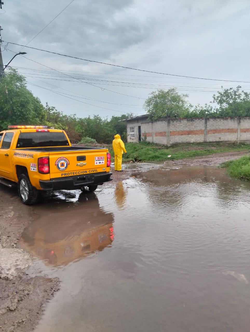 $!Por lluvias, limpiarán otra vez canales en Escuinapa