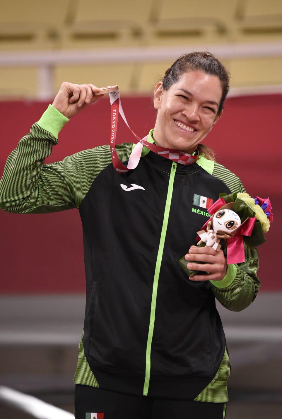$!Judoca Lenia Ruvalcaba supera adversidades y gana bronce paralímpico con dedicatoria especial