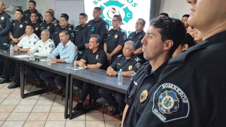 Personal y directivos de Bomberos de Culiacán.