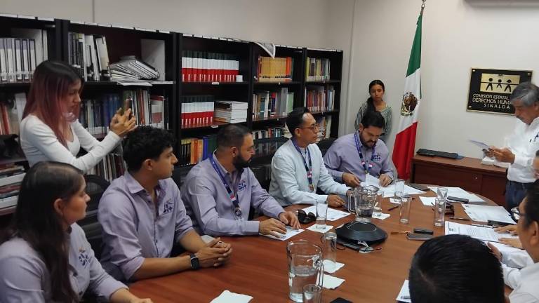 La firma fue encabezada por Óscar Loza Ochoa, presidente de la CEDH Sinaloa y Carlos Alfonso Hernández, presidente de Sinaloa Incluyente A.C.