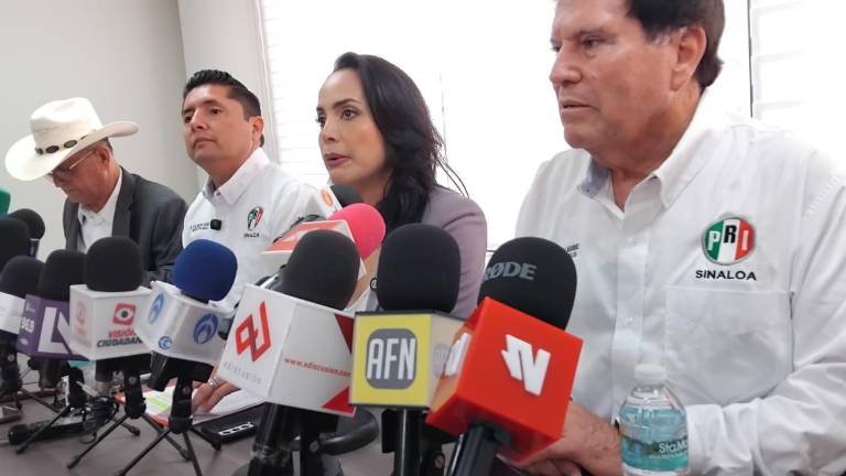 La dirigencia del PRI en Sinaloa celebra los triunfos del partido en las elecciones locales de Coahuila.