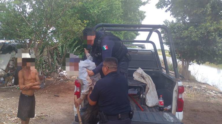 Un adulto de 59 años fue rescatado en un dren en Ahome, donde había permanecido atrapado por 48 horas.