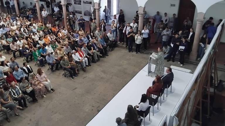 Celebración del foro en Culiacán para evaluar la Nueva Escuela Mexicana.