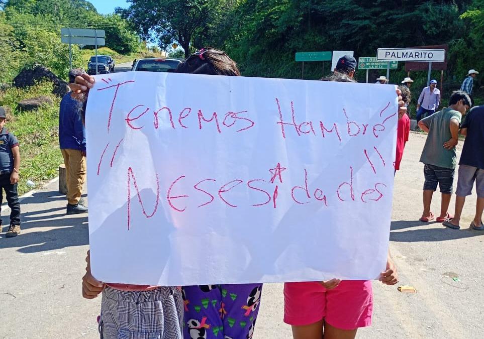 $!Tras acuerdos con autoridades, pobladores retiran bloqueo en sierra de Rosario