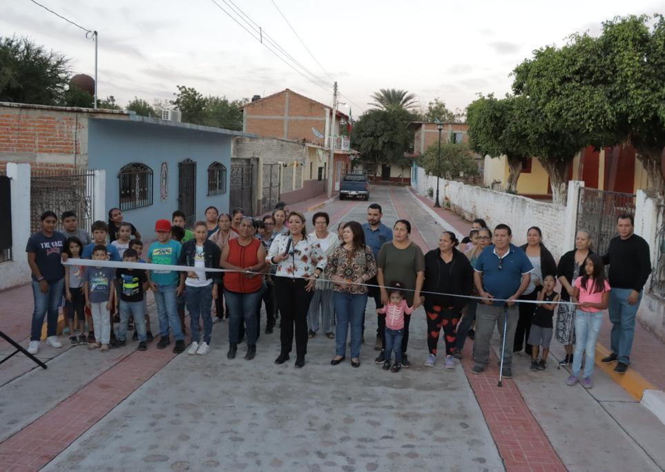$!Inauguran calle pavimentada en la Hacienda del Tamarindo, Rosario