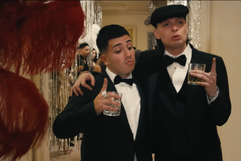 Agrega Rolling Stone al tema ‘Ella baila sola’, como la 64 mejor canción del Siglo 21