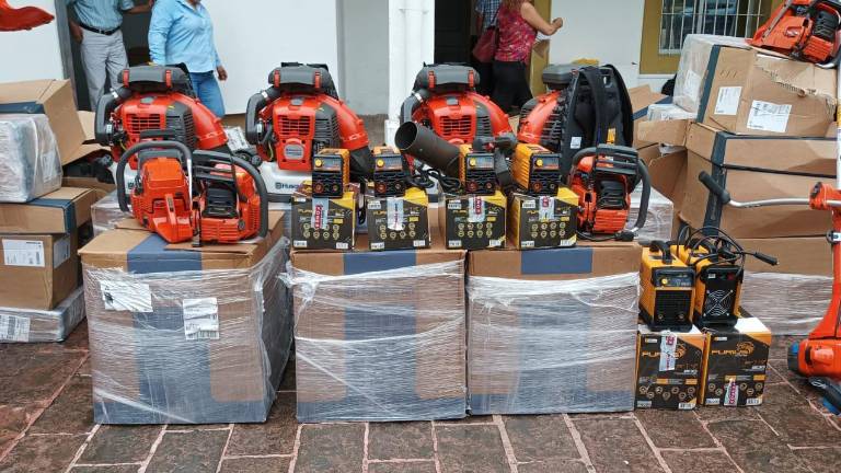 Maquinaria por más de 1.1 millones de pesos fue entregada al departamento de Parques y Jardines, perteneciente a la Dirección de Servicios Públicos.