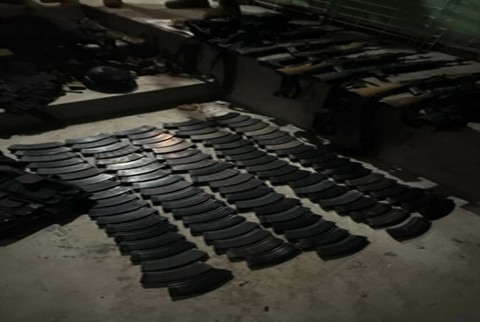 $!Marina detiene a nueve hombres armados y asegura arsenal en La Cruz de Elota