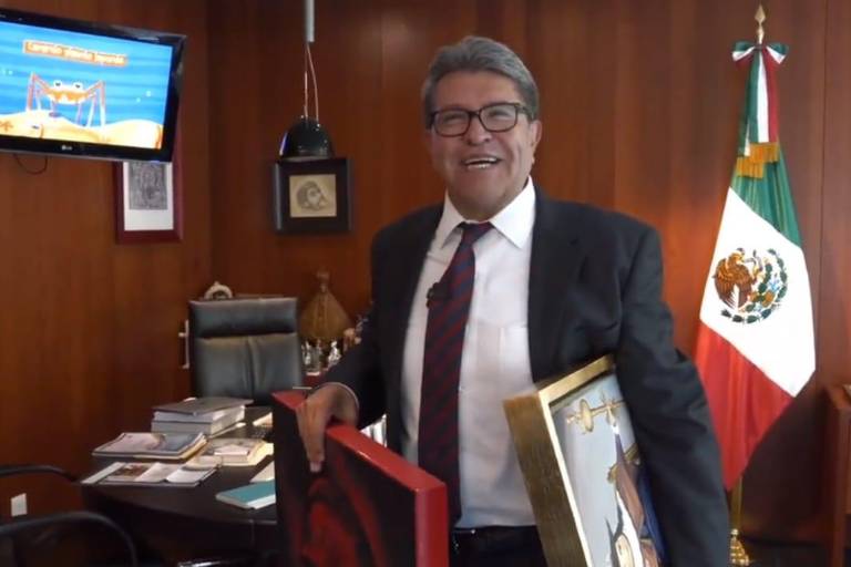 Ricardo Monreal pide licencia al Senado para buscar candidatura presidencial