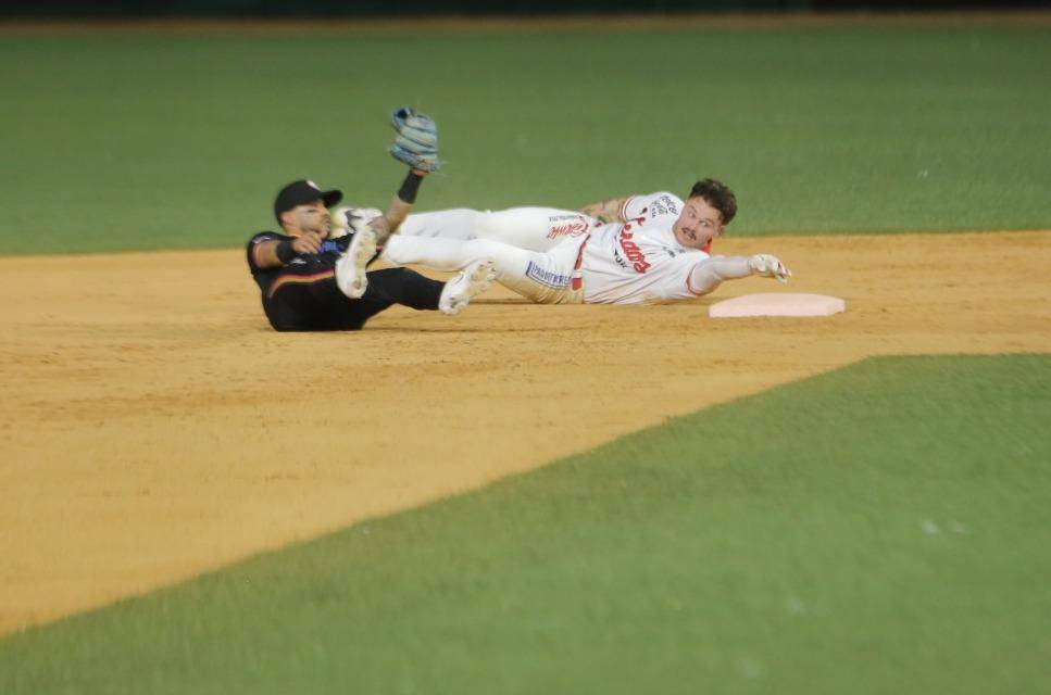 Venados cae en casa ante el ataque de Guasave y cede la serie completa en el puerto.