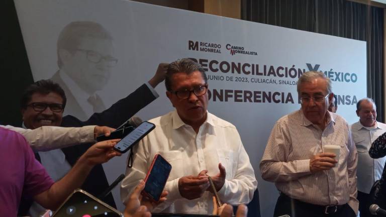 Ricardo Monreal señala que él tendría que renunciar a tres puestos en el Senado una vez que se aprueben los lineamientos de Morena para seleccionar la candidatura presidencial del partido.