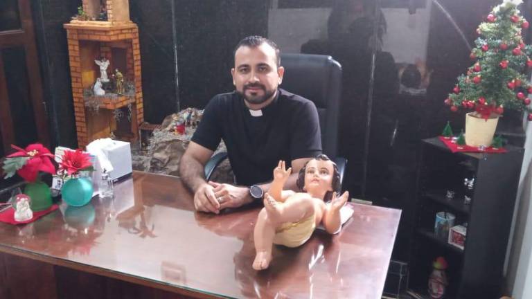 A agradecer la llegada del niño Dios, lo verdaderamente relevante de la Navidad, llamó el sacerdote Armando Durán.