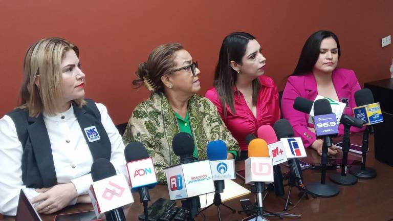 Integrantes de la bancada del PAS en el Congreso del Estado critican la comparecencia de último momento que realizará el Gobernador Rubén Rocha Moya este martes.