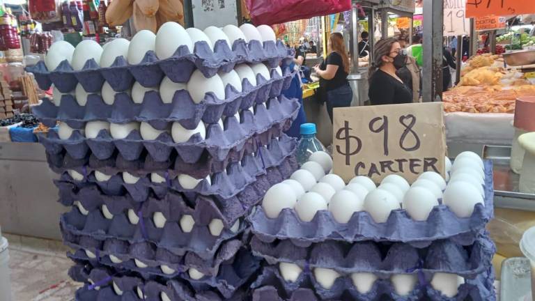 Precio de la cartera de huevo que se ofrece en el Mercado Garmendia de Culiacán.