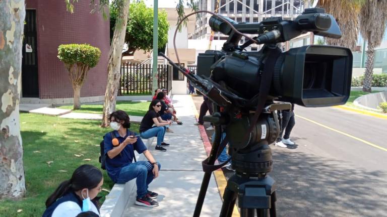 En Congreso de Sinaloa arranca sesión sobre desafuero de Estrada Ferreiro, pero el Alcalde no llega