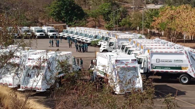 Entrega Gobierno de Culiacán 40 camiones recolectores de basura