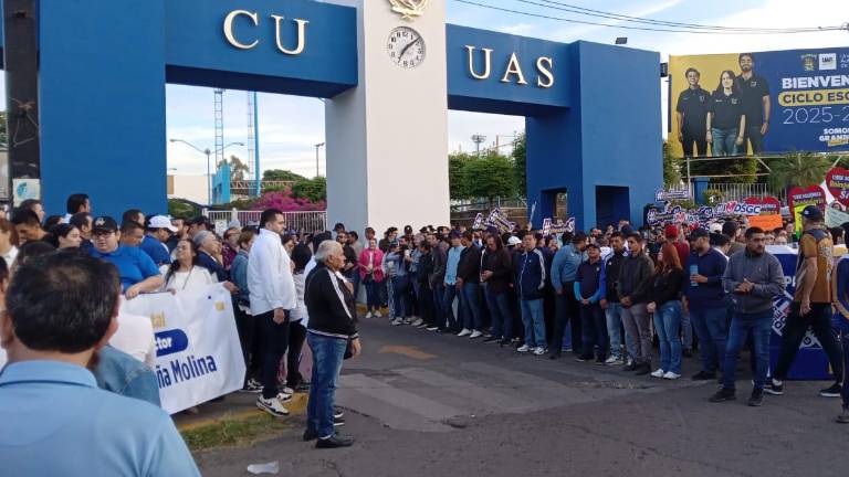 Trabajadores de la UAS se manifiestan en Culiacán para pedir más presuuesto y respaldar al Rector Jesús Madueña Molina