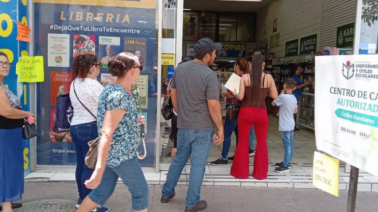 El apoyo significa un ahorro en la economía familiar de 672 pesos por estudiante de primaria y secundaria, así como 912 pesos por alumno de educación preescolar.