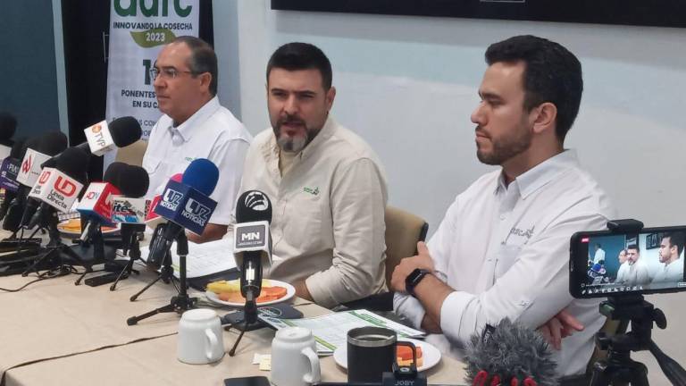 Conferencia de prensa de la Asociación de Agricultores del Río Culiacán para anunciar sus actividades.
