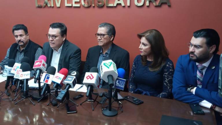 Diputados de la Comisión Instructora y el Director de Asuntos Jurídicos del Poder Legislativo señalaron que Jesús Estrada Ferreiro no volverá a la Alcaldía de Culiacán.