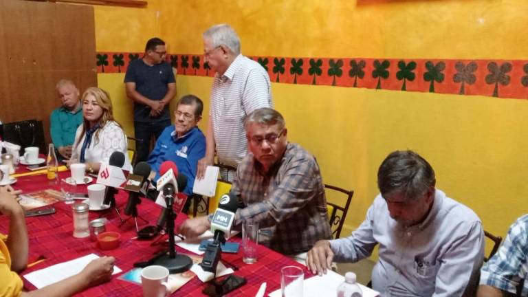 Conferencia de prensa de la Coordinadora por el Derecho Humano a la Vivienda denuncian agresión de parte de la escolta del Gobernador de Sinaloa.