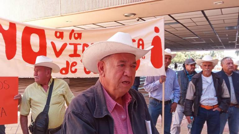 El pasado 22 de febrero ganaderos también se manifestaron en la inauguración de la Expo Agro en Culiacán para evidenciar la problemática contra la aspirante