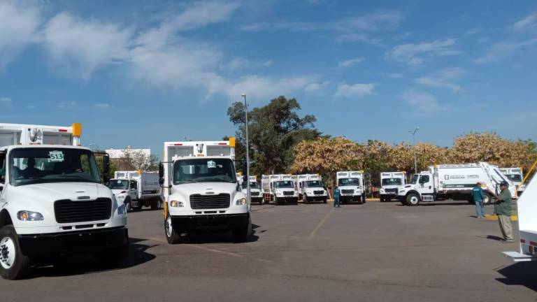 En menos de seis meses, el Ayuntamiento de Culiacán ha adquirido 60 camiones recolectores de basura y va por 10 más.