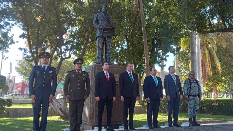 El Gobierno de Sinaloa celebró los honores por el 87 aniversario de la Expropiación Petrolera .
