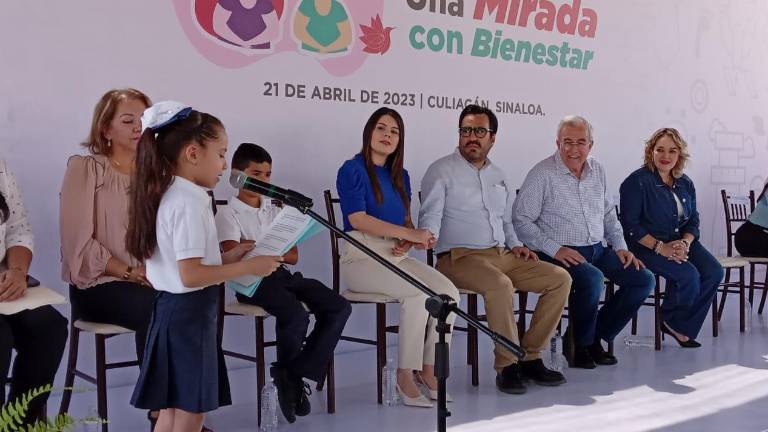 La alumna Mara Sofía, de Primer Año, agradeció el programa de atención para sus compañeras y compañeros.