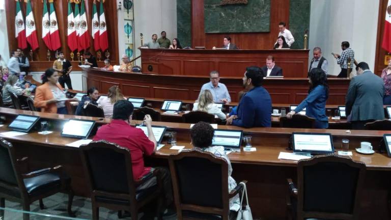 Reducen la edad para convertirse en diputados y gobernadores de Sinaloa