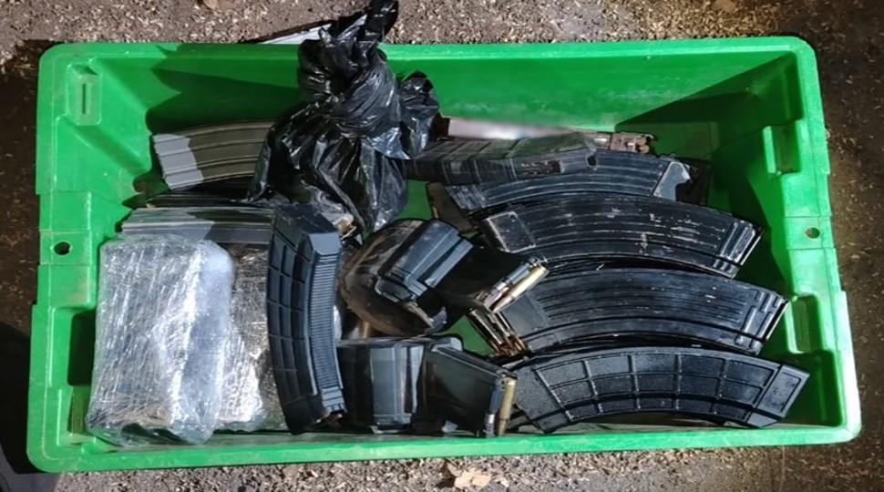 $!Detienen a dos hombres y desmantelan campamento clandestino en Mazatlán