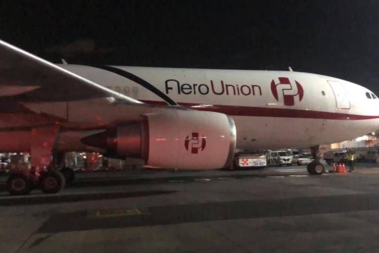 Más de 1 millón 208 mil dosis de vacunas de AstraZeneca llegan al aeropuerto de CdMx desde EU